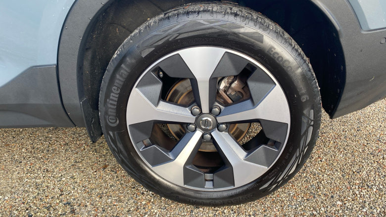 Volvo XC40 2.0 B4P Ultimate Dark 5dr Auto Petrol Estate